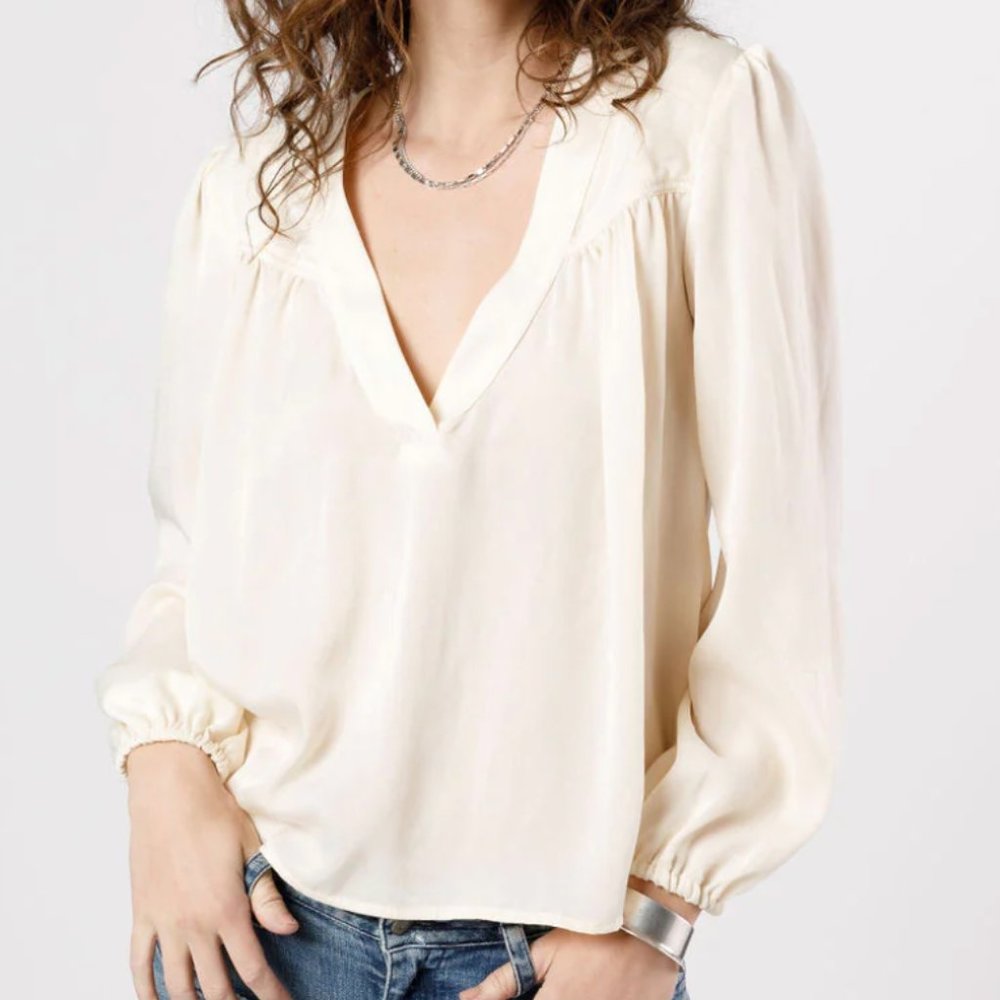 Band of the Free Cash Long Sleeve Top Ivory L